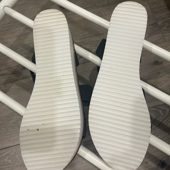 Steve Madden sandals; size 10 - Picture 3 of 3